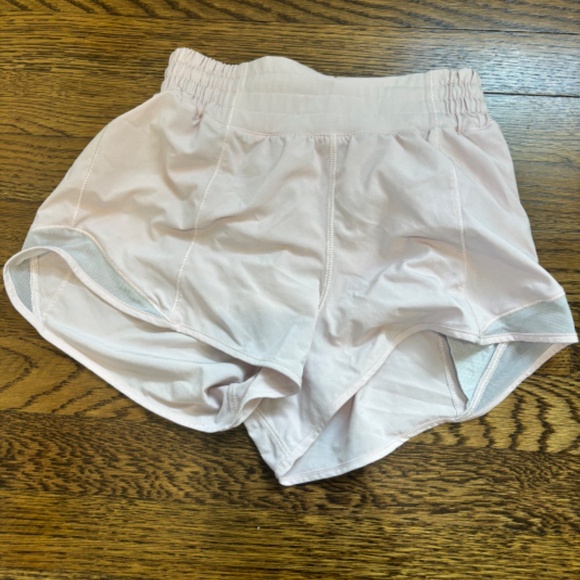 Lululemon Flush Pink Hotty Hot High-rise 2.5 in — sz2 - Picture 2 of 4